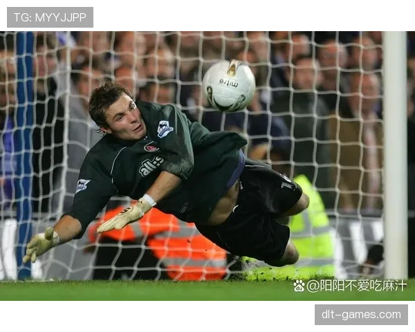 诺伊尔：传奇门将的历史地位与时代印记深度解析