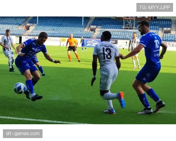 莱万多夫斯基助莱赫波兹南夺冠，球队状态回暖引关注