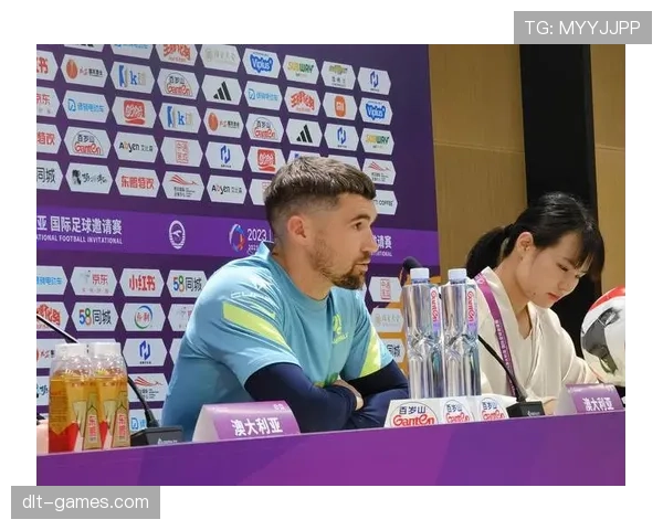 斯卡洛尼推防守新模式升级,球队状态回暖战术深度显著提升 斯卡洛尼推防守新模式升级,球队状态回暖战术深度显著提升