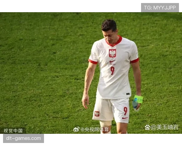 莱万国家队生涯表现平平?数据与关键战深度解析 莱万国家队生涯表现平平?数据与关键战深度解析