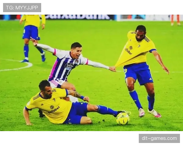 瓦伦西亚保级形势变化对球队赛季走势形成制约