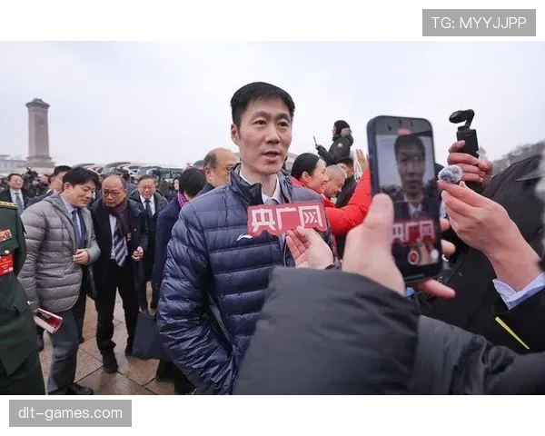 王励勤退役后住上海老小区，邻居说他每天六点拎菜篮子买生煎